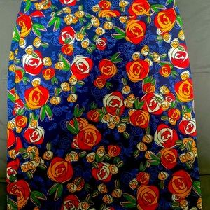 LulaRoe skirt with rose design